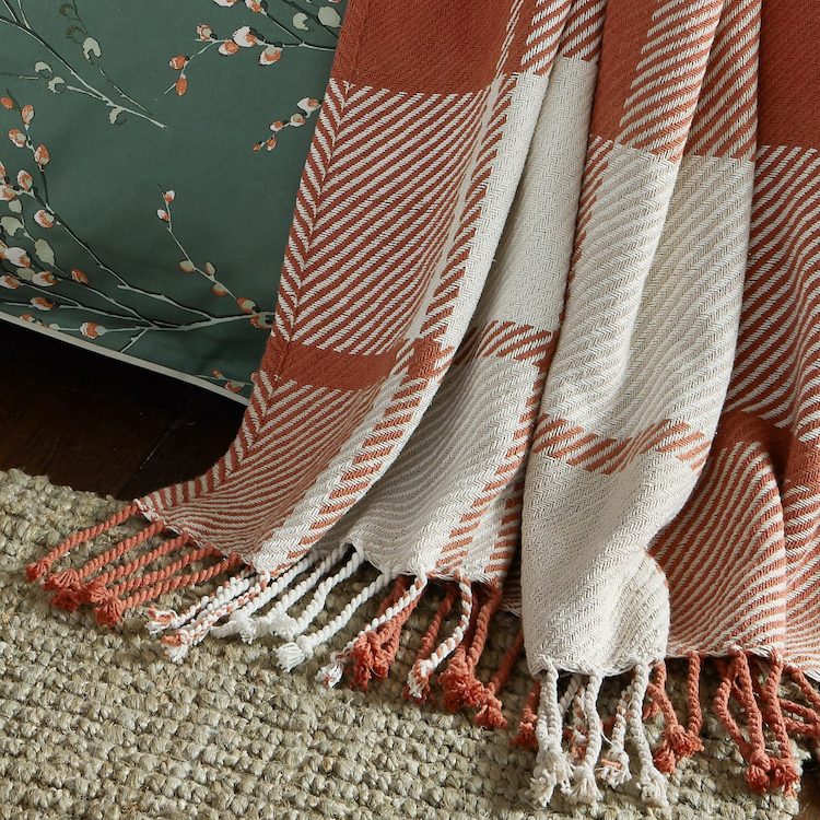 Laura Ashley Throws – Andersons of Inverurie