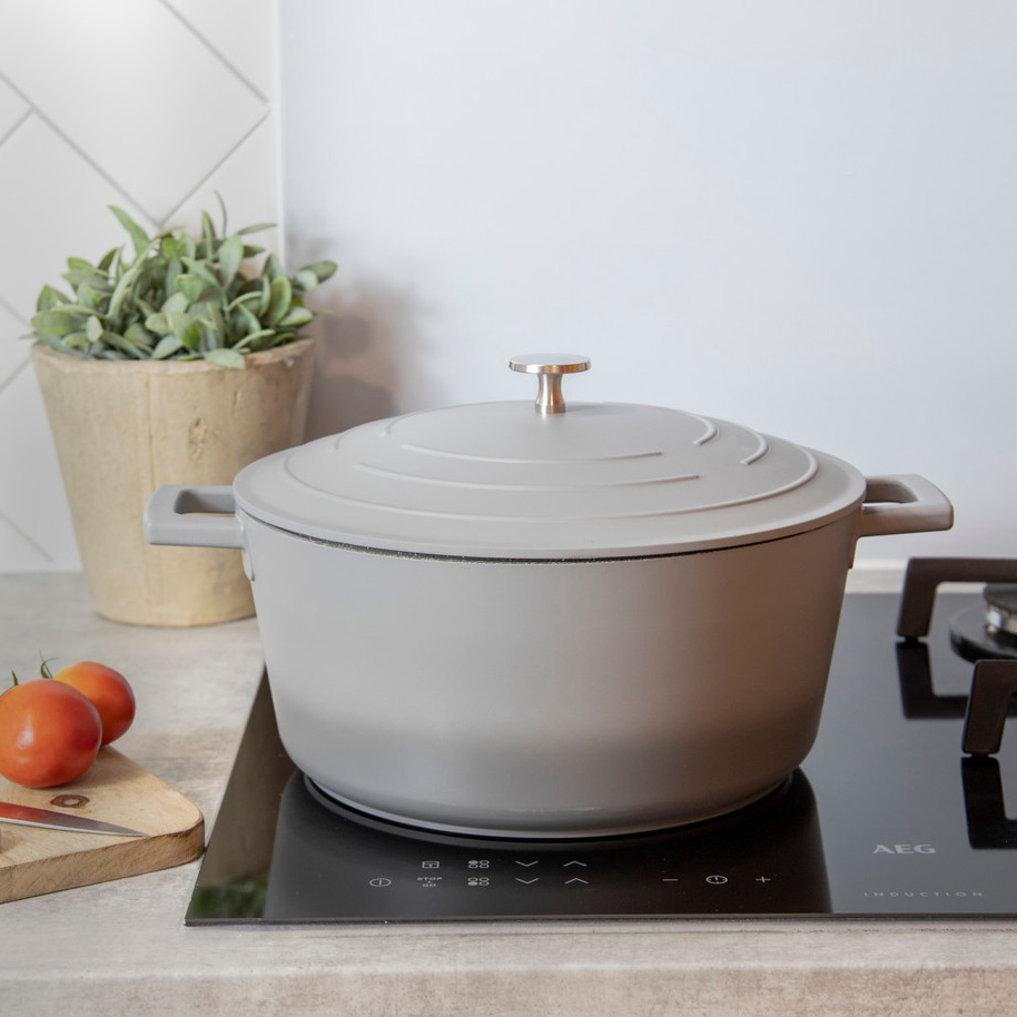 MasterClass 1.4L Cast Aluminium Casserole Dish, Pastel Blue – Andersons ...